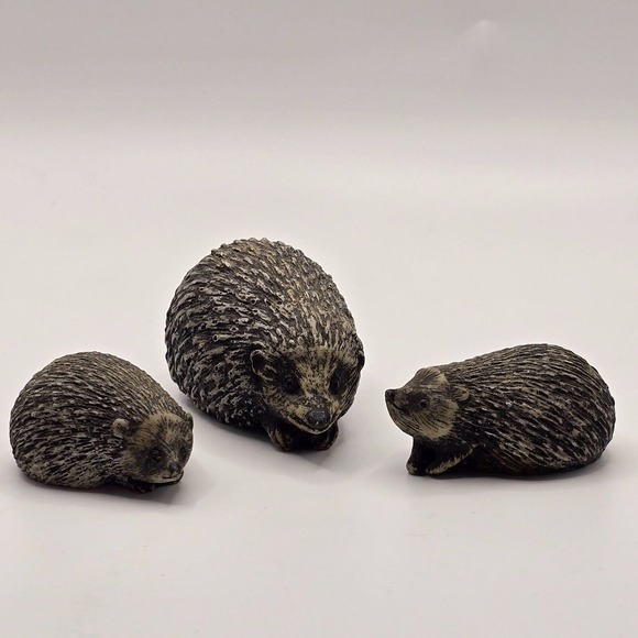 Vintage Hedgehog Figurine Set Resin Mother and Babies Woodland Animal Décor - Picture 1 of 10